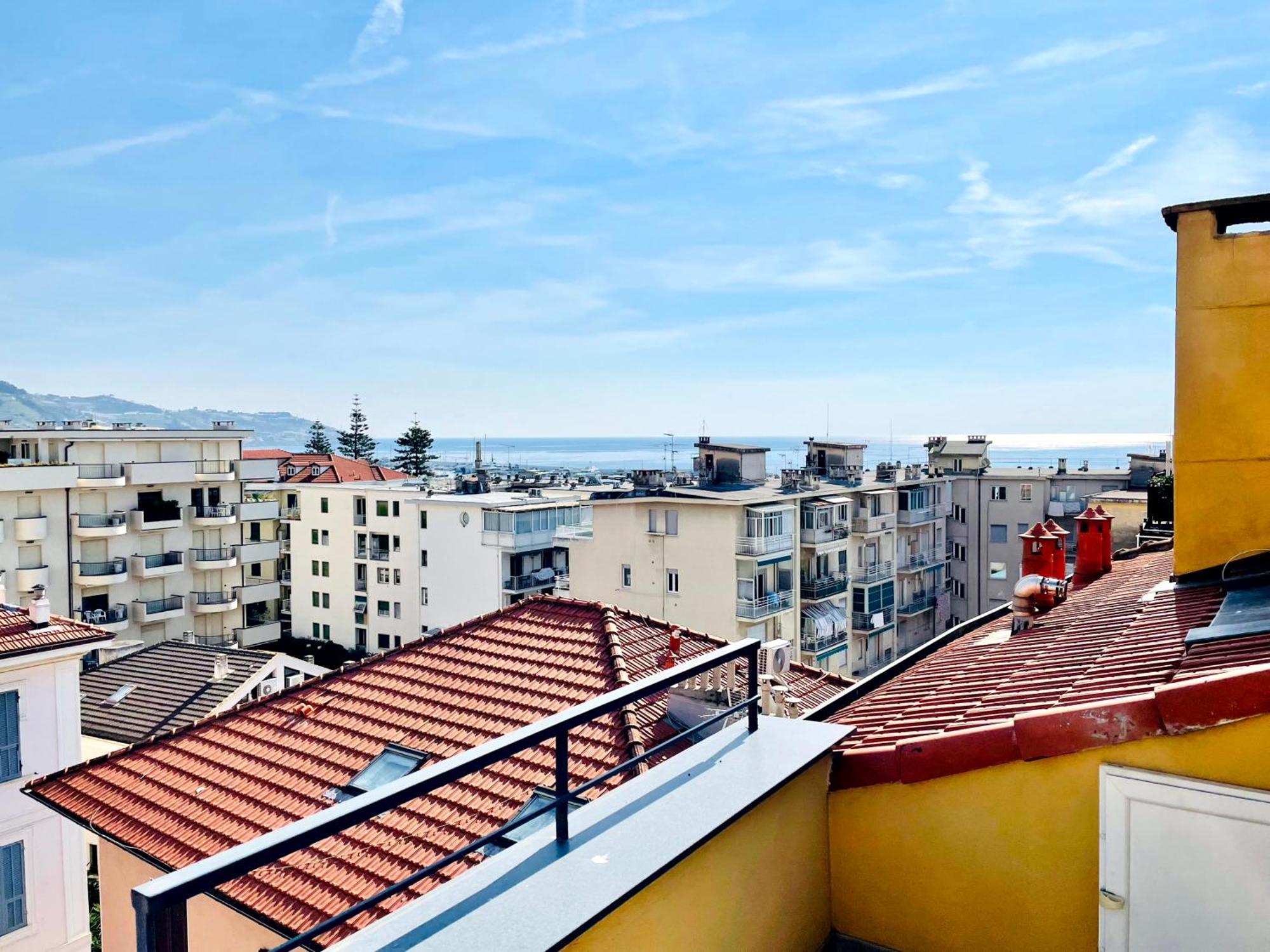 Centro Immobiliare Flagships Apartments Sanremo Bagian luar foto
